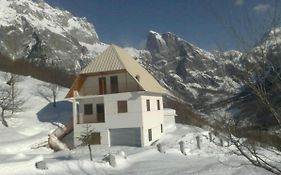 Alpbes Theth Guesthouse